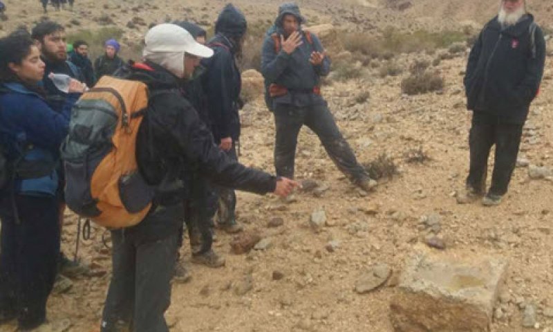 המשלחת במקום [צילום: בית הספר שדה במדרשת שדה בוקר]