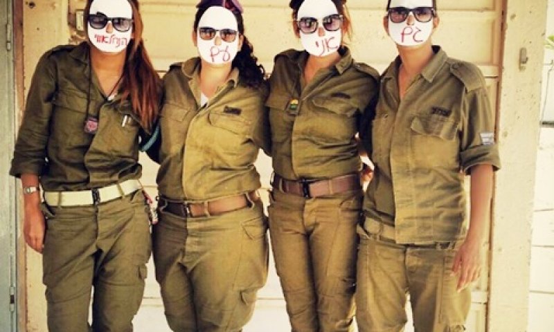 עם דוד הנחלאווי [צילום: מתוך דף הפייסבוק]