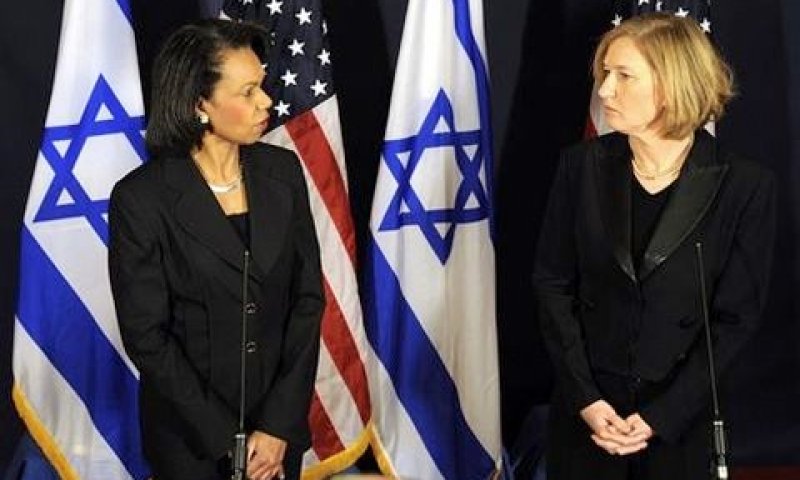 יוצאת לוושינגטון. לבני [AP]