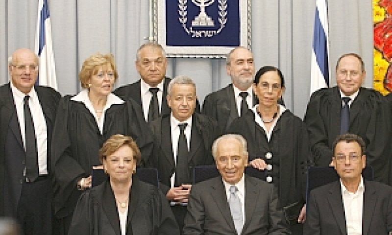 תוספת כורסאות [צילום: פלאש 90]