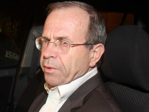 השליח המיוחד עופר דקל מגיע לקריה בתל אביב [צילום: פלאש 90]