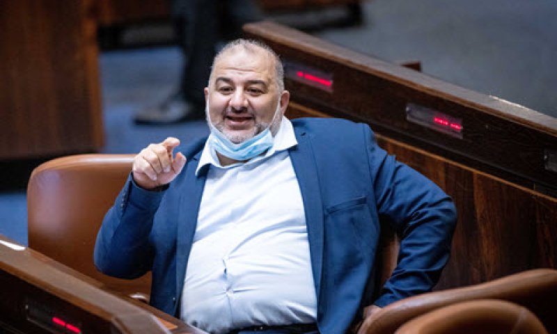 עבאס. לא רוצה לפרוש [צילום: יונתן זינדל, פלאש 90]