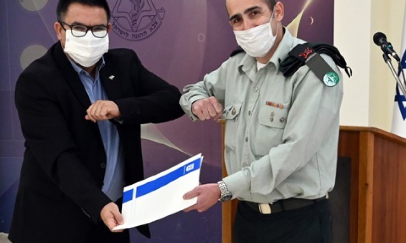 בן ברק וסגן השר מיכאל ביטון [צילום: אריאל חרמוני, משרד הביטחון]