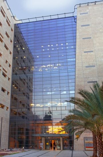 מרכז הננוטכנולוגיה ובנייני מעבדות מדעי החיים שעתיד להיפגע