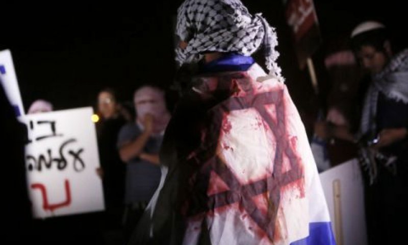 הפגנה ליד כלא עופר נגד השחרור [צילום: פלאש 90]