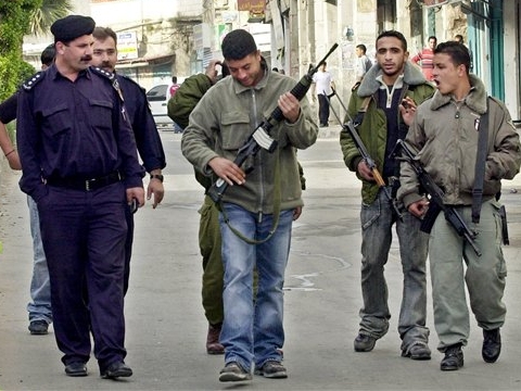 ג'נין: גדודי חללי אל-אקצא חמושים, השוטר הפלשתיני לא [AP]