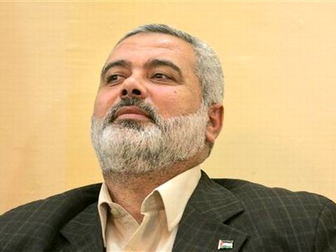 הנייה. מרכינים ראש וממשיכים מייד במאבק [צילום: AP]