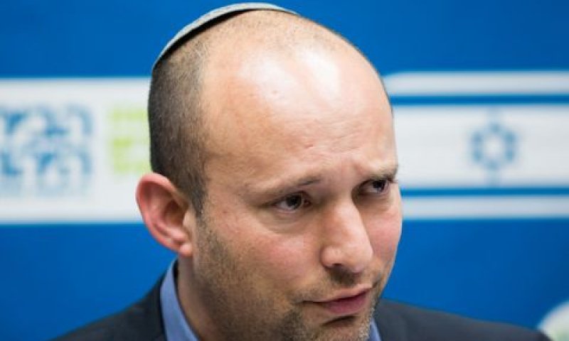 בנט בישיבת הסיעה [צילום: יונתן זינדל/פלאש 90]