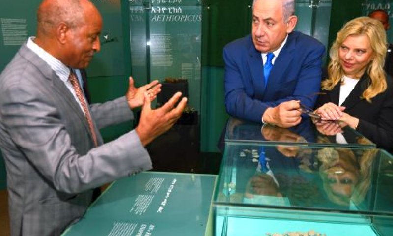 ראש ממשלת ישראל ורעייתו בביקור באתיופיה [צילום: קובי גדעון/לע"ם]