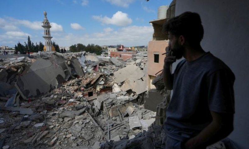 הרס בכפר בורג' אל-שמלי ליד נמל צור [צילום: מוחמד זעתרי/AP]
