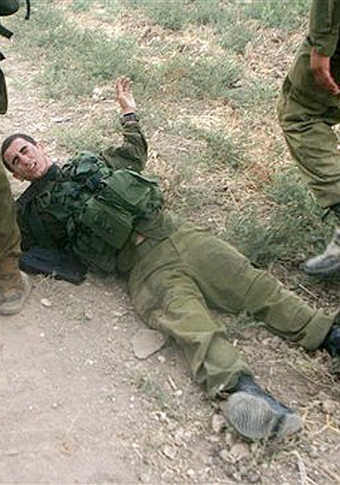 מי שנופל בסוף גם קם [צילום: AP]
