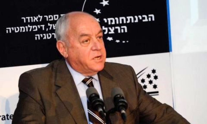 השר בר-און בכנס הרצליה [צילום: יותם פרום]