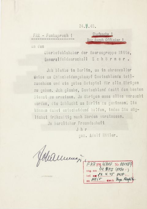 היטלר מודיע על הישארותו בברלין [צילום: Alexander Historical Auctions]