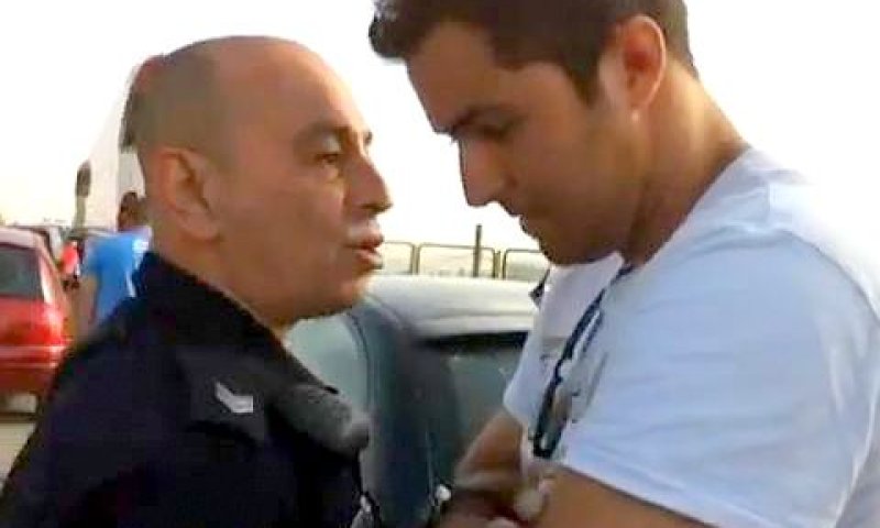 ''ואם אתה רוצה, אני אוריד את החגור''