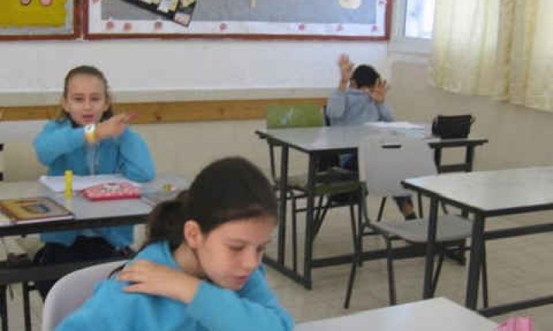 למנוע תחרות בין תלמידים