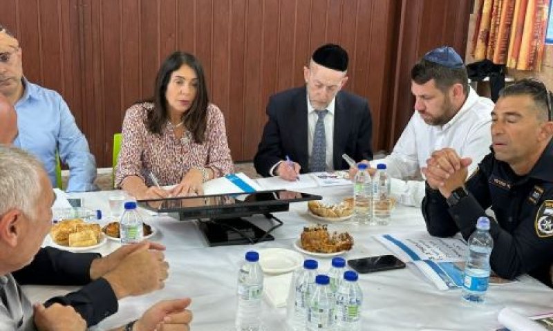 שרת התחבורה רגב וסגנה מקלב בדיון היערכות במירון