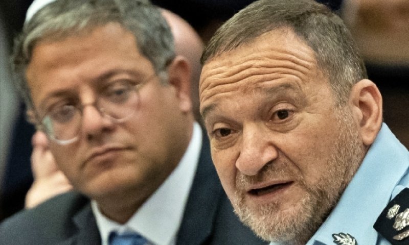 המפכ"ל שבתאי והשר לביטחון לאומי בן גביר [צילום: יונתן זינדל, פלאש 90]