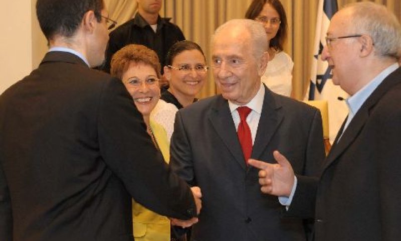 פרס וצוות טרכטנברג, היום [צילום: מארק ניימן/לע"מ]