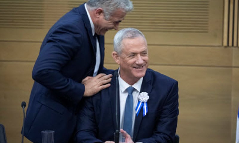 כחול לבן. "תוכנית נתניהו לחסינות ולא לאחדות" [צילום: הדס פרוש/פלאש 90]