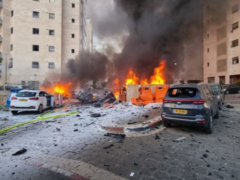 מתקפת טילים מהרצועה לעבר אשקלון [צילום: אדי ישראל/פלאש 90]