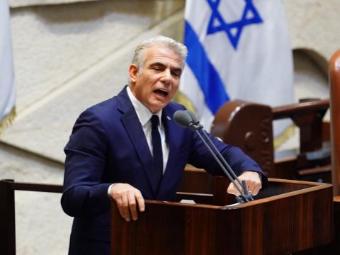 לפיד. מסיבה מושחתת על חשבון משלם המיסים [צילום: דוברות הכנסת, עמוס בן גרשום]