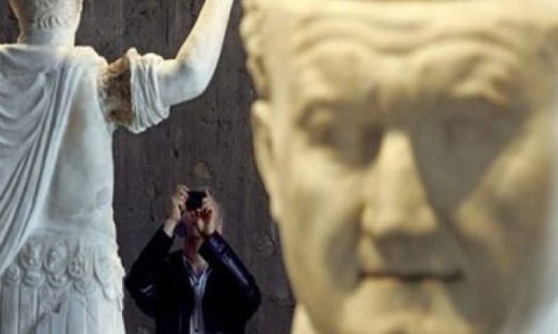 פסלו של טיטוס [צילום: AP]