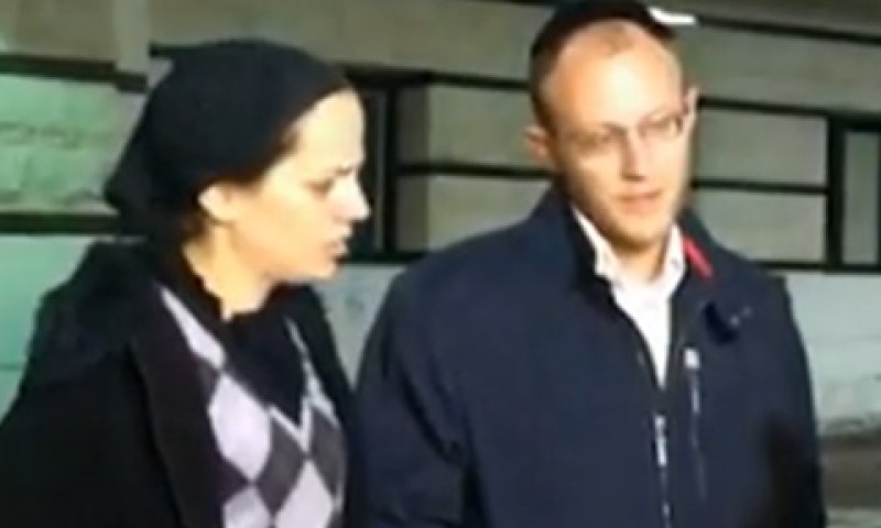 סימן מעודד. ההורים מיכל ושמעון גרוס [צילום: מן הטלוויזיה]
