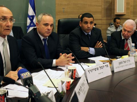 "הביקורת - מאמץ של לילות כימים" [פלאש 90]