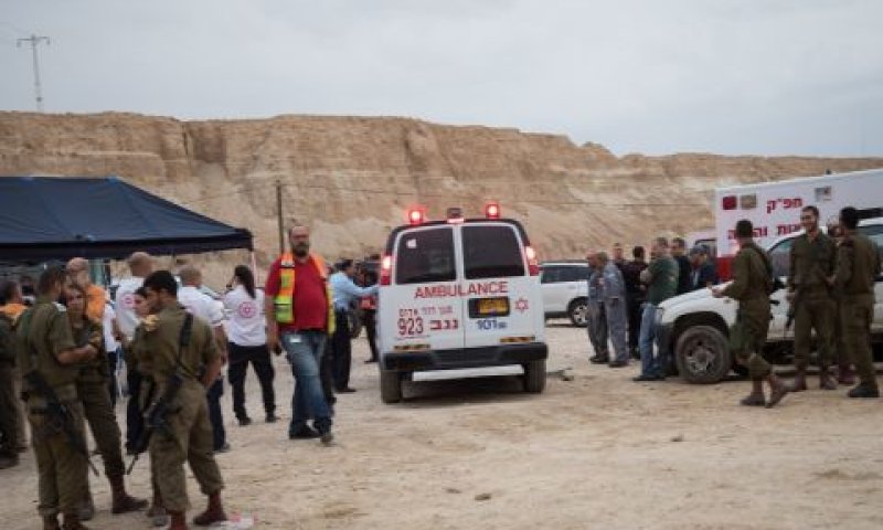 החיפושים אחר הנעדרים בשיטפונות [צילום: הדס פרוש/פלאש 90]