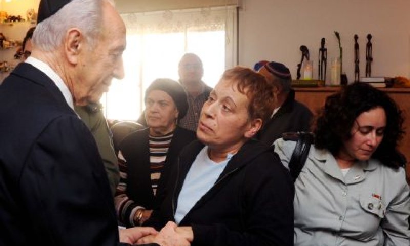תנחומים מהנשיא [צילום: מרק ניימן/לע"מ]
