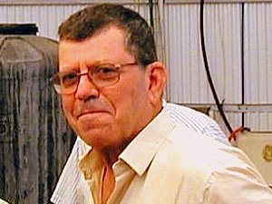 אשל. "לפתוח את סופה"