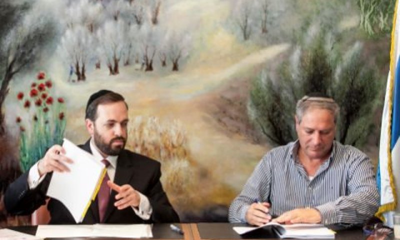 ליברמן ואטיאס. 'מדיניות' של פיגור [צילום: פלאש 90]