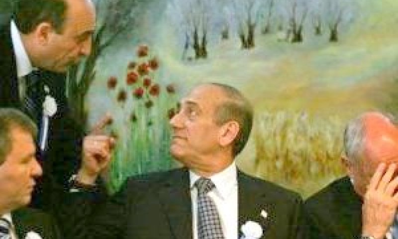 מופז. אולמרט היה "ניסוי" [צילום: AP]