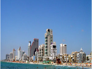 מלונות תל-אביב. הכנסות דומות לשנת 2000