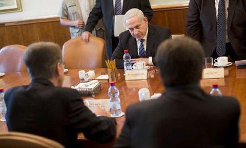 כלכלת בחירות? תעמולת בחירות [צילום: AP]