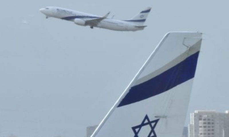 מומלץ לארוז את כל מיכלי הנוזלים במטען האישי של הנוסע [צילום: פלאש 90] [צילום: פלאש 90]