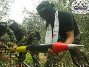 הכנת הרקטה לשיגור