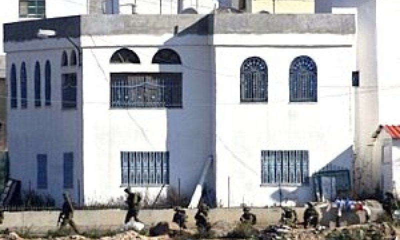 חיילי צה"ל בסריקות הבוקר ברג'ר [צילום: AP]
