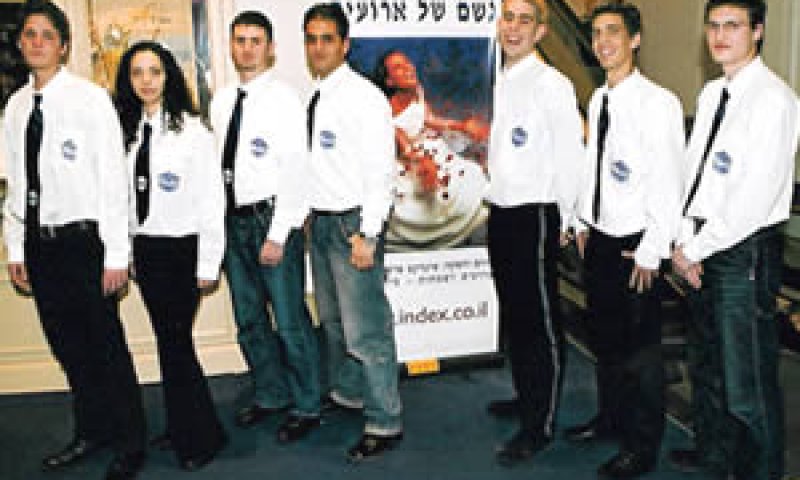 עובדי משמר בימים טובים יותר [אתר החברה]