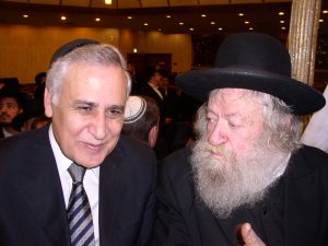 [השדכן הרב יעקב ניסים רוזנטל והנשיא קצב]