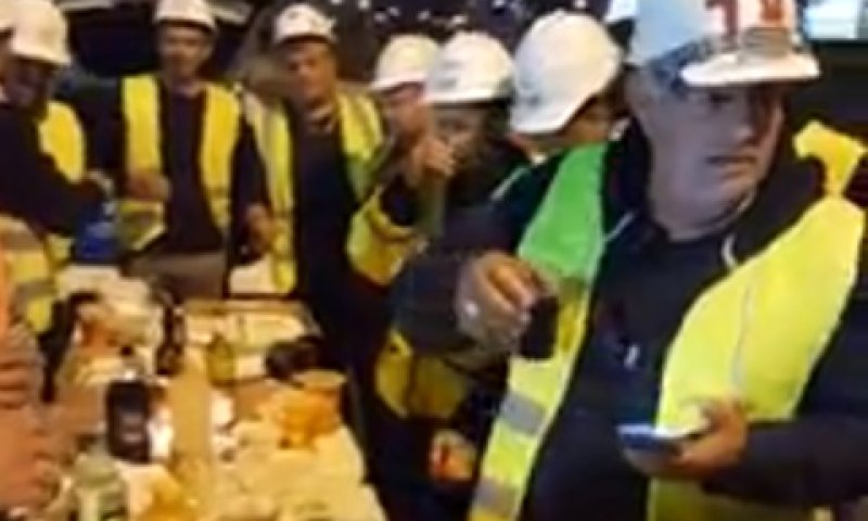עבודות גשר יהודית בשבת [צילום: אדם שולדמן/פלאש 90]