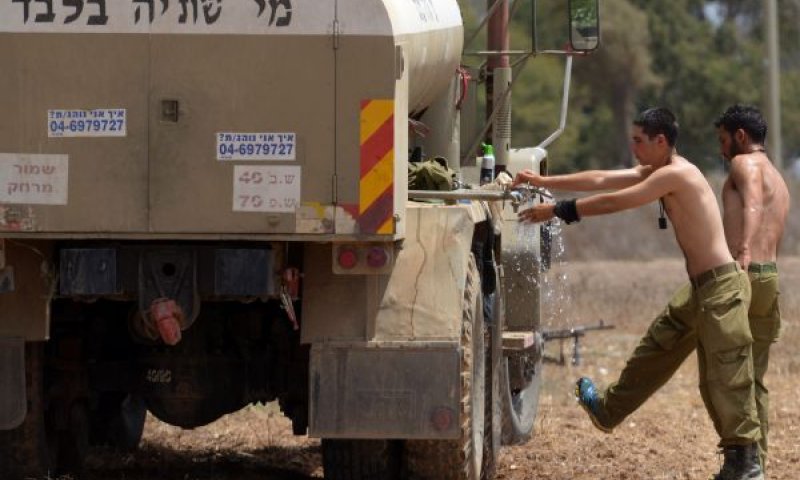 חיילים מתרעננים בשטח [צילום אילוסטרציה: גילי יערי/פלאש 90]