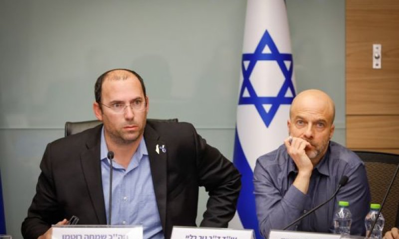 עו"ד בליי והיו"ר רוטמן [צילום: נועם מושקוביץ/דוברות הכנסת]