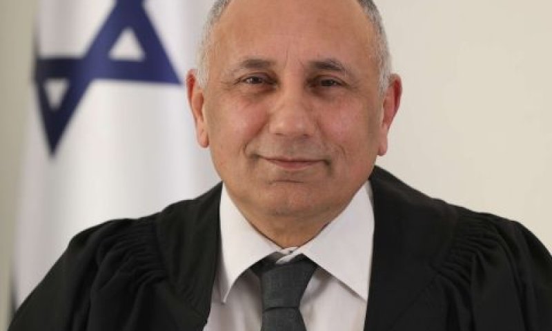 אברהם. "ההבדלים ניתנים להסבר פשוט"