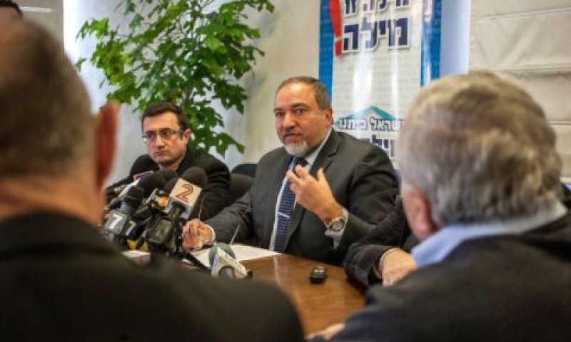 ליברמן. שואף לממשלת אחדות [צילום: פלאש 90]