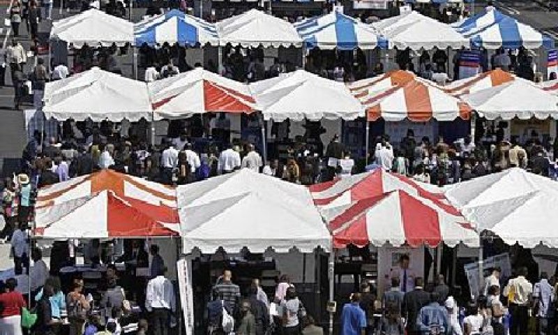 אמריקנים ביריד תעסוקה בלוס אנג'לס, השבוע [צילום: AP]