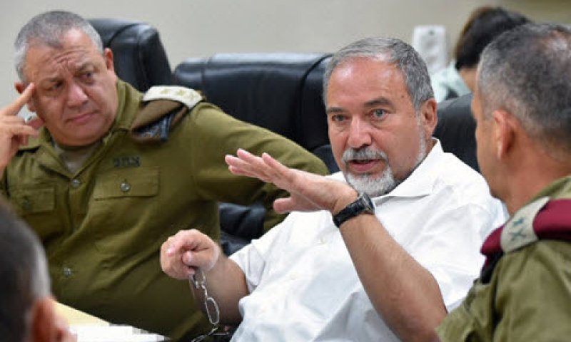 ליברמן. האם יש כיסוי לאיום? [צילום: אריאל חרמוני]