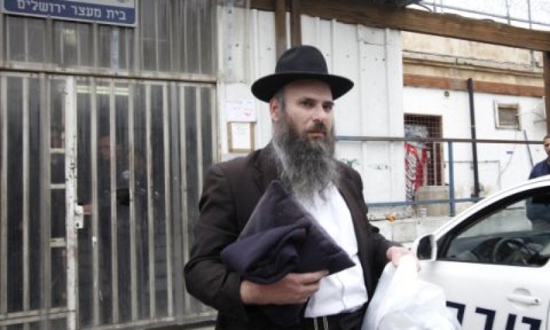 שלמה פוקס בבית המעצר [צילום: פלאש 90]