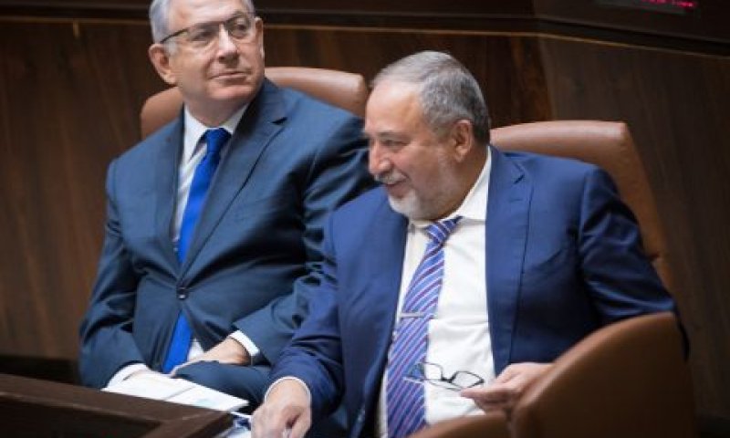 ליברמן ונתניהו. בזמנים אחרים [צילום: יונתן זינדל/פלאש 90]