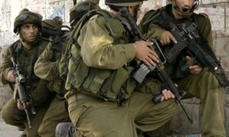 חותרים למגע עם האויב [צילום: AP]